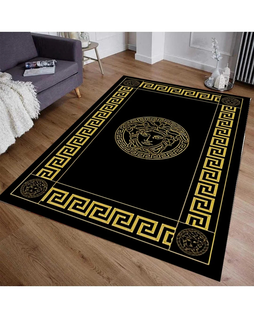 Köşe Medusa Motifli Gold Versace Halı – Deri Tabanlı, Yıkanabilir, Süngerli Yüzey