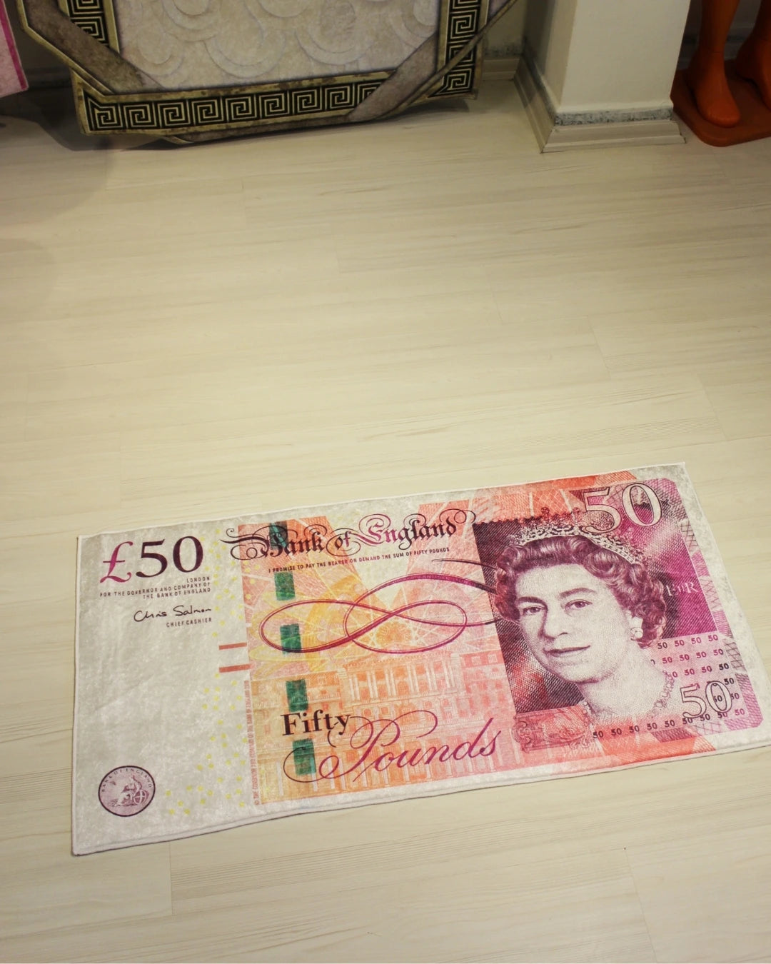 Gerçek 50 Pound Sterlin Şeklinde Kaymaz Taban Dijital Baskı Yıkanabilir Halı4