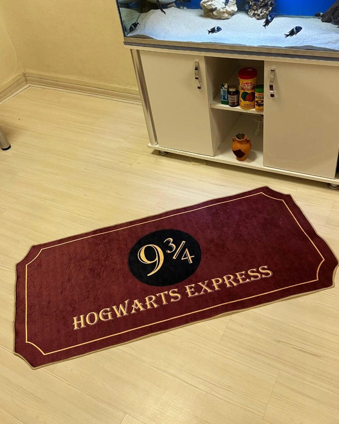 Hogwarts 9 ¾ Tren Temalı Harry Potter Halı – Yıkanabilir, Kaymaz Taban, Süngerli Yüzey1