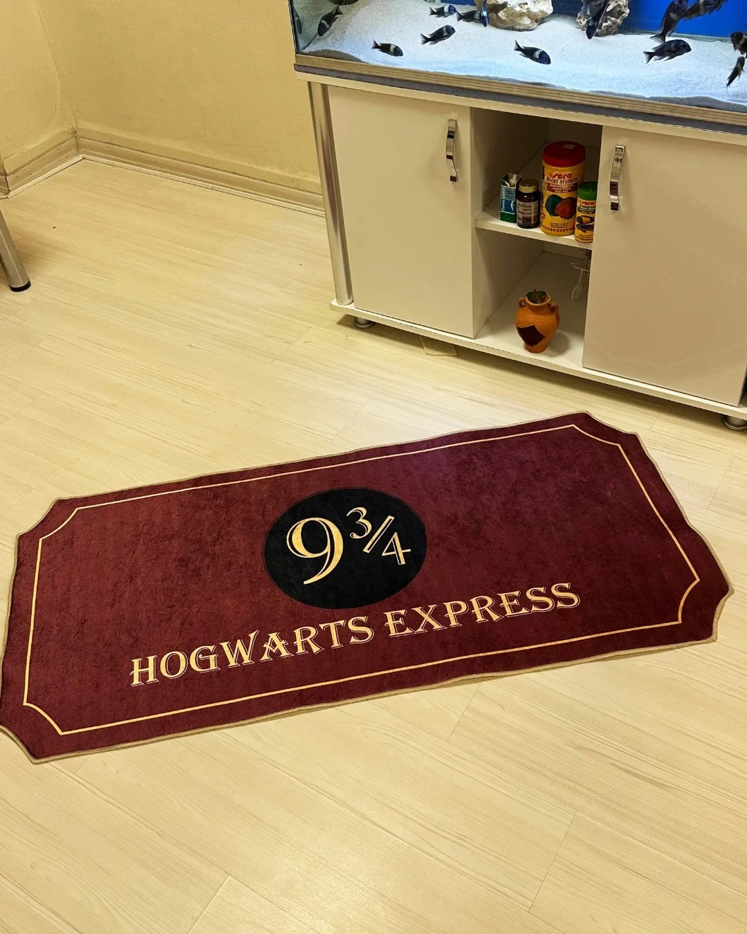 Hogwarts 9 ¾ Tren Temalı Harry Potter Halı – Yıkanabilir, Kaymaz Taban, Süngerli Yüzey2