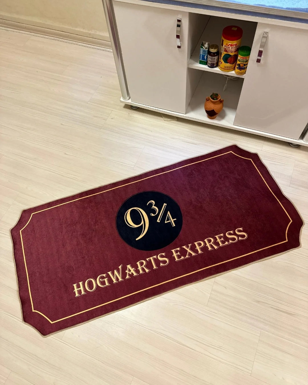 Hogwarts 9 ¾ Tren Temalı Harry Potter Halı – Yıkanabilir, Kaymaz Taban, Süngerli Yüzey3