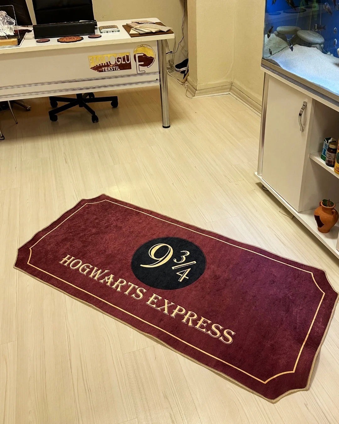 Hogwarts 9 ¾ Tren Temalı Harry Potter Halı – Yıkanabilir, Kaymaz Taban, Süngerli Yüzey4
