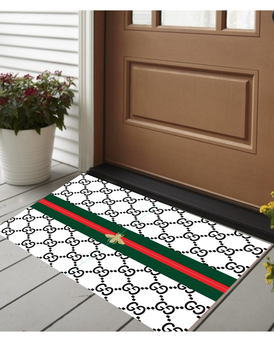 Krem Zemin Şeritli Deri Taban Dijital Baskı Gucci Marka Halı / Paspas4