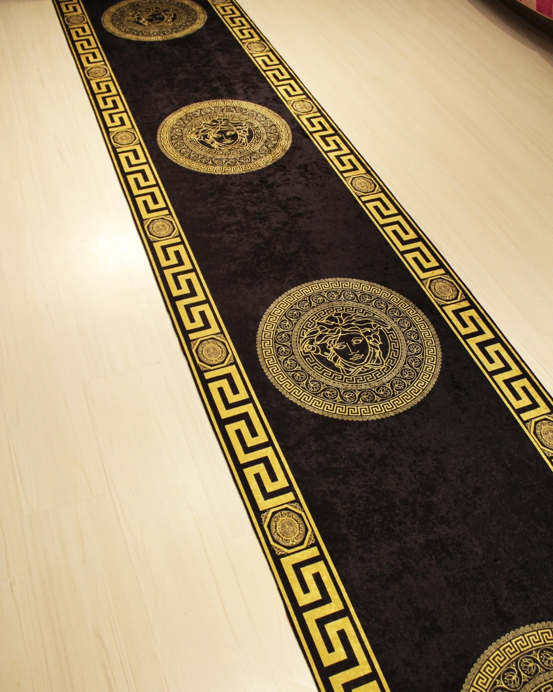 Medusa Motifli Gold-Siyah Deri Taban Dijital Baskı Versace Halı 3