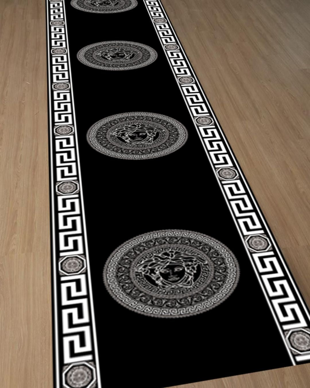 Medusa Motifli Siyah Deri Taban Dijital Baskı Versace Halı
