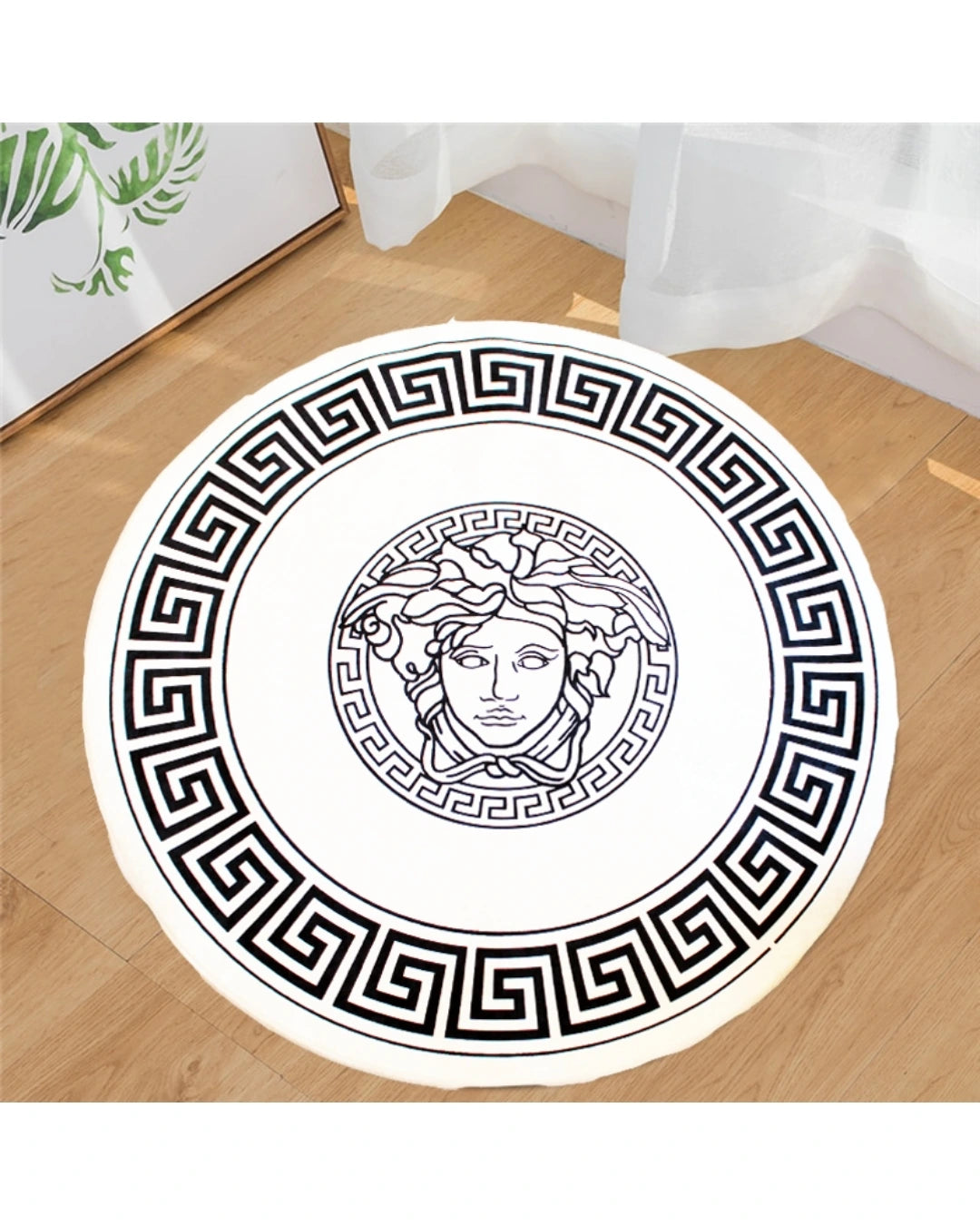 Medusa Motifli Beyaz Zemin Yuvarlak Versace Halı – Deri Taban, Yıkanabilir, Süngerli Yüzey