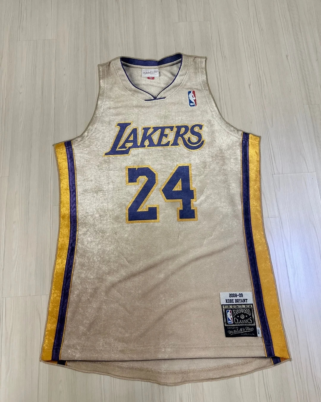 Kobe Bryant Lakers Forması Şeklinde Dijital Baskı Halı – Kaymaz Taban, Yıkanabilir5