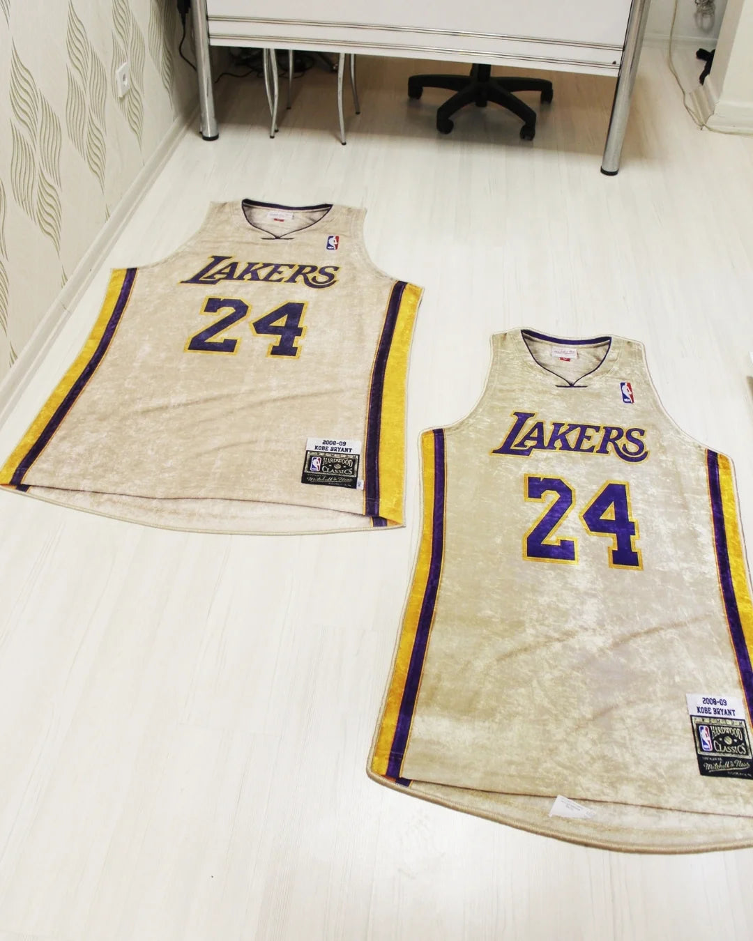 Kobe Bryant Lakers Forması Şeklinde Dijital Baskı Halı – Kaymaz Taban, Yıkanabilir2