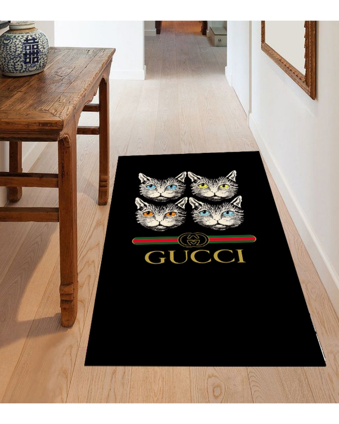 Siyah Zemin Kedili Motif Deri Taban Dijital Baskı Gucci Marka Halı1