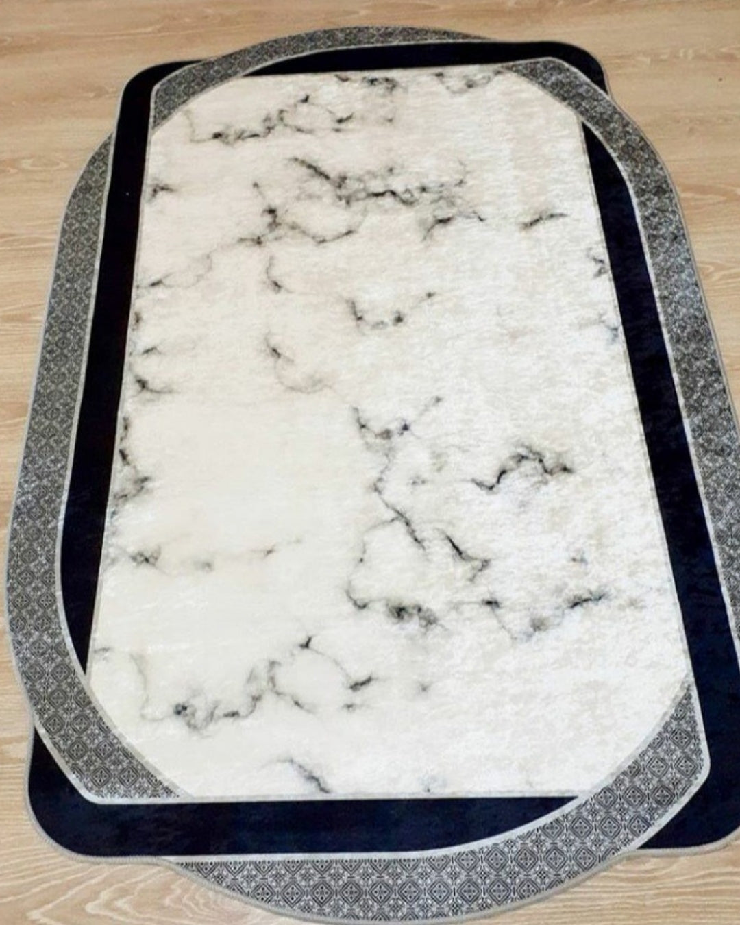 Özel Lazer Kesim Mermer Desen Halı – Deri Taban, Süngerli Yüzey, Makinede Yıkanabilir2