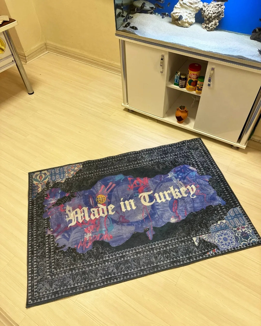Made in Turkey Baskılı Halı – Özel Tasarım, Deri Taban, Süngerli Yüzey, Makinede Yıkanabilir2