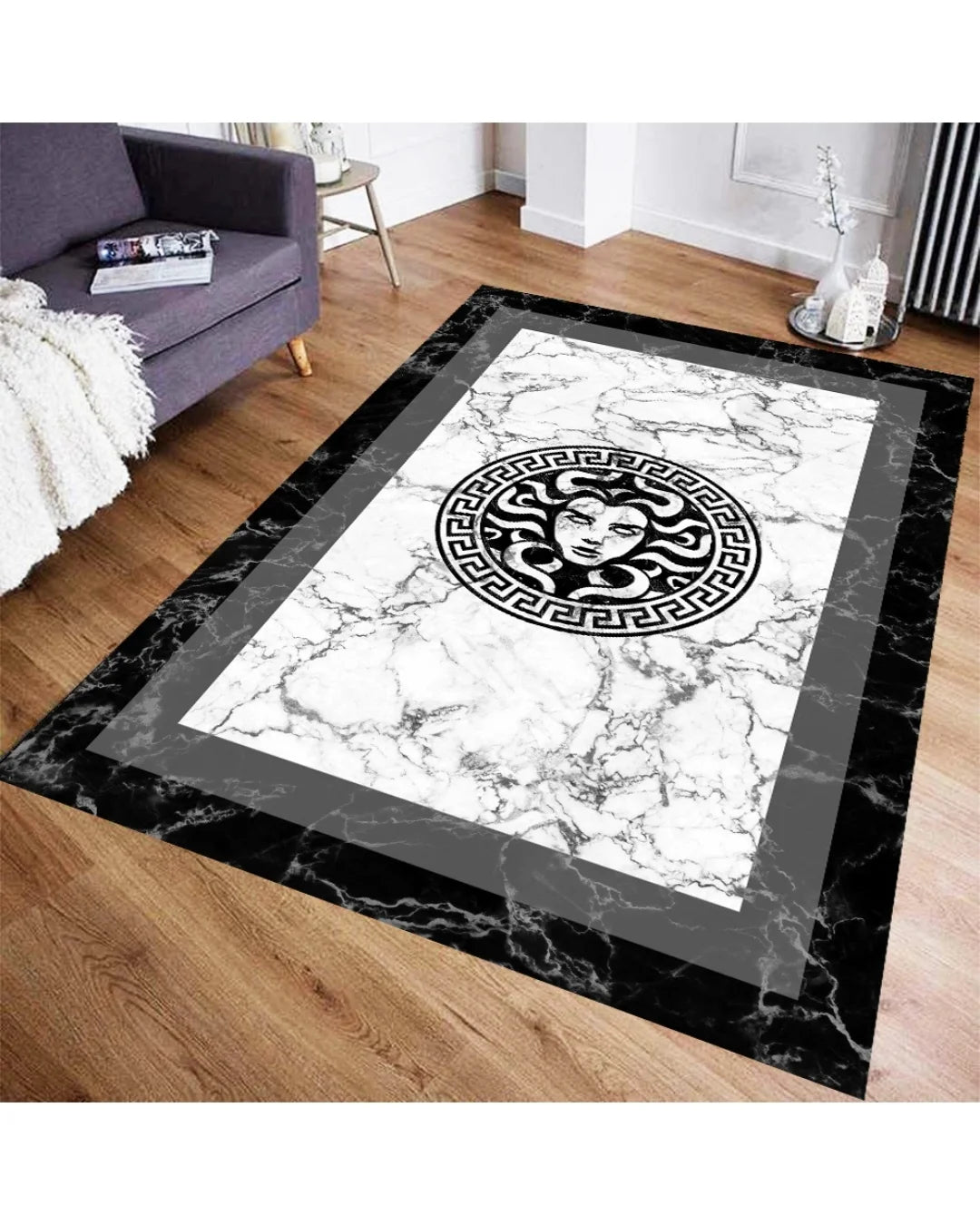 Mermer Zemin Medusa Motifli Siyah Krem Versace Halı – Deri Taban, Süngerli Yüzey, Yıkanabilir