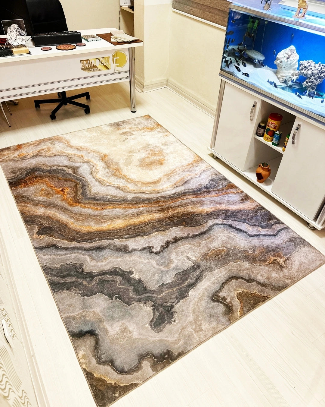 Picasso Motifli Özel Tasarım Halı – Kaymaz Taban, Süngerli Yüzey, Makinede Yıkanabilir