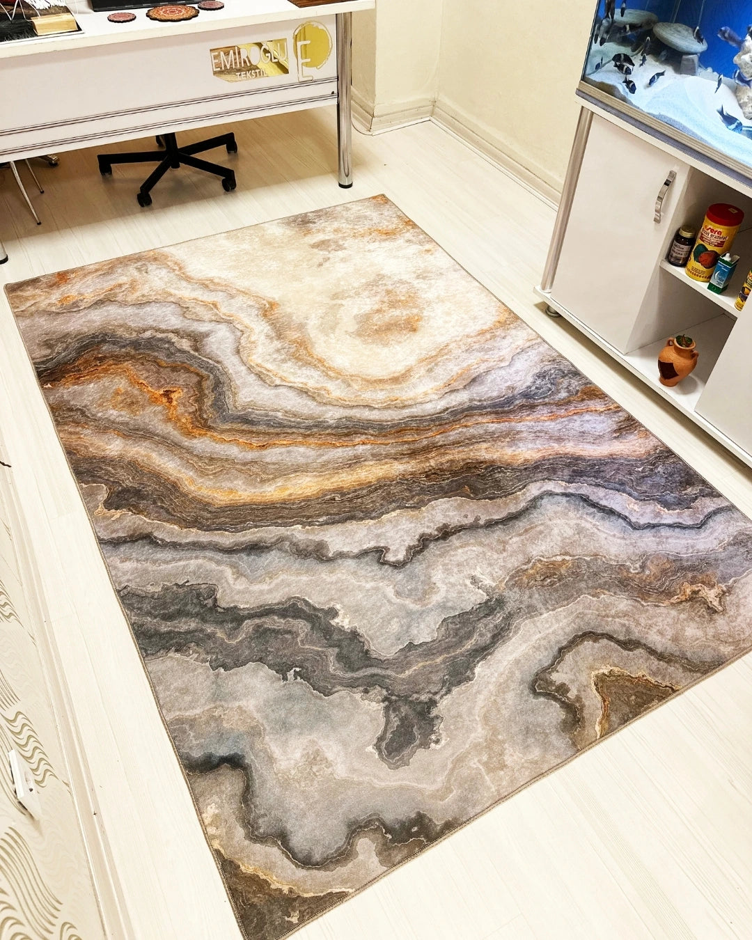 Picasso Motifli Özel Tasarım Halı – Kaymaz Taban, Süngerli Yüzey, Makinede Yıkanabilir