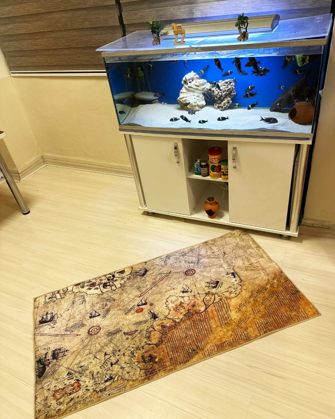 Gerçek Piri Reis Haritası Şeklinde Halı – Yıkanabilir, Süngerli Yüzey, Dijital Baskı2