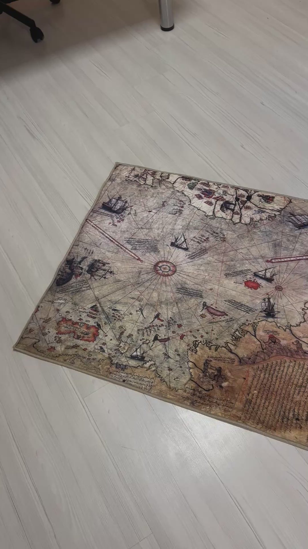 Gerçek Piri Reis Haritası Şeklinde Halı – Yıkanabilir, Süngerli Yüzey, Dijital Baskı