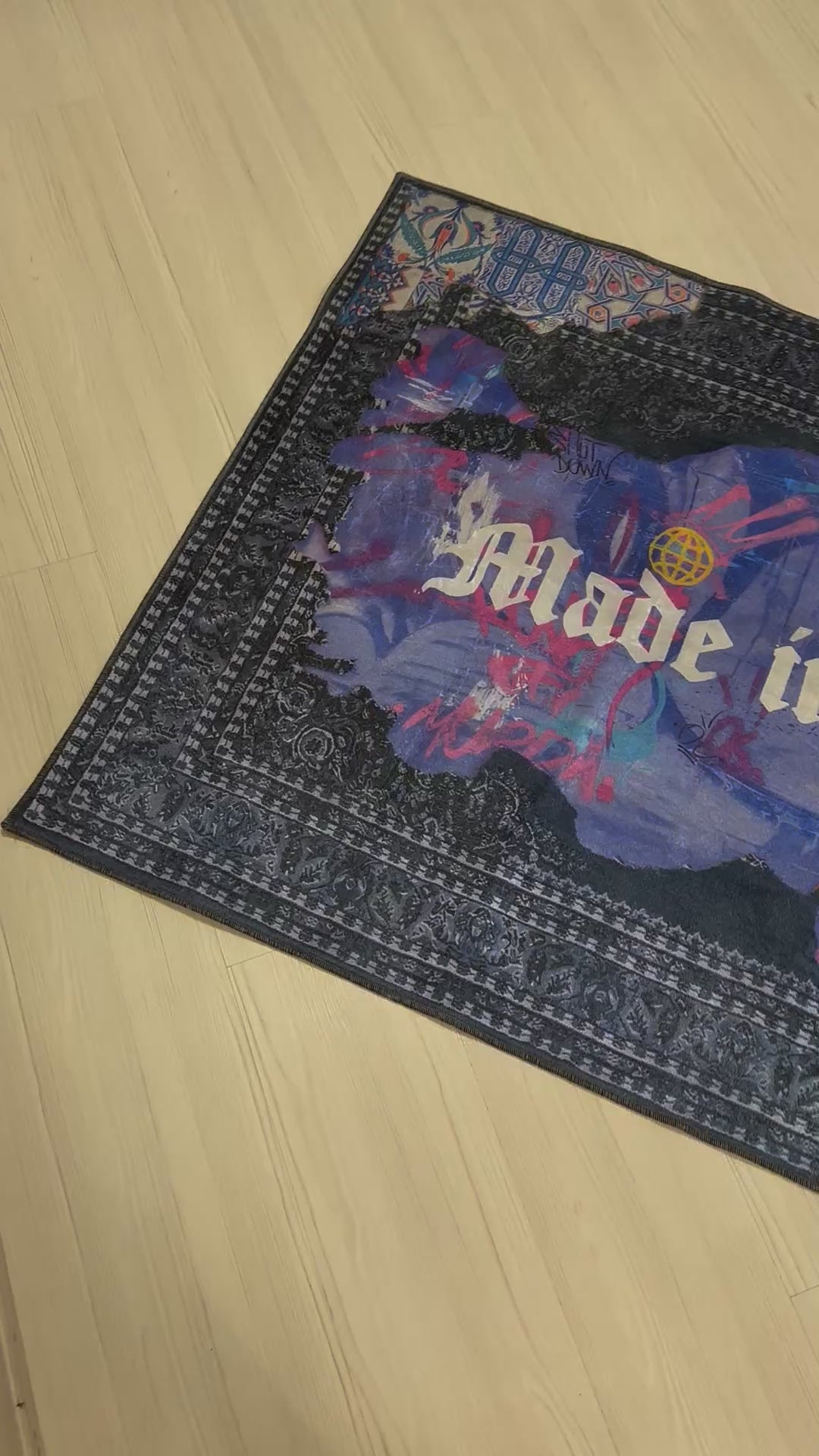 Made in Turkey Baskılı Halı – Özel Tasarım, Deri Taban, Süngerli Yüzey, Makinede Yıkanabilir