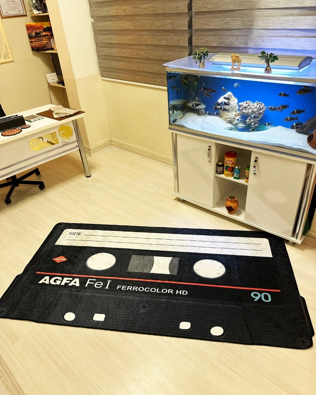 Gerçek Teyp Kaseti Şeklinde Dijital Baskı Halı – Kaymaz Taban, Yıkanabilir, Retro Tasarım5