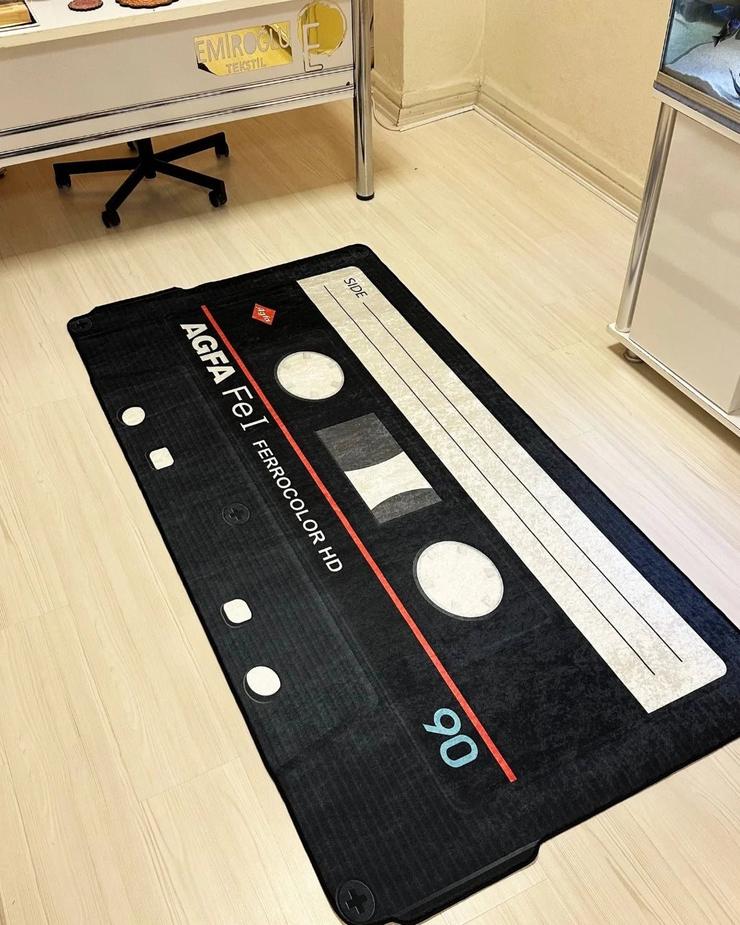 Gerçek Teyp Kaseti Şeklinde Dijital Baskı Halı – Kaymaz Taban, Yıkanabilir, Retro Tasarım6